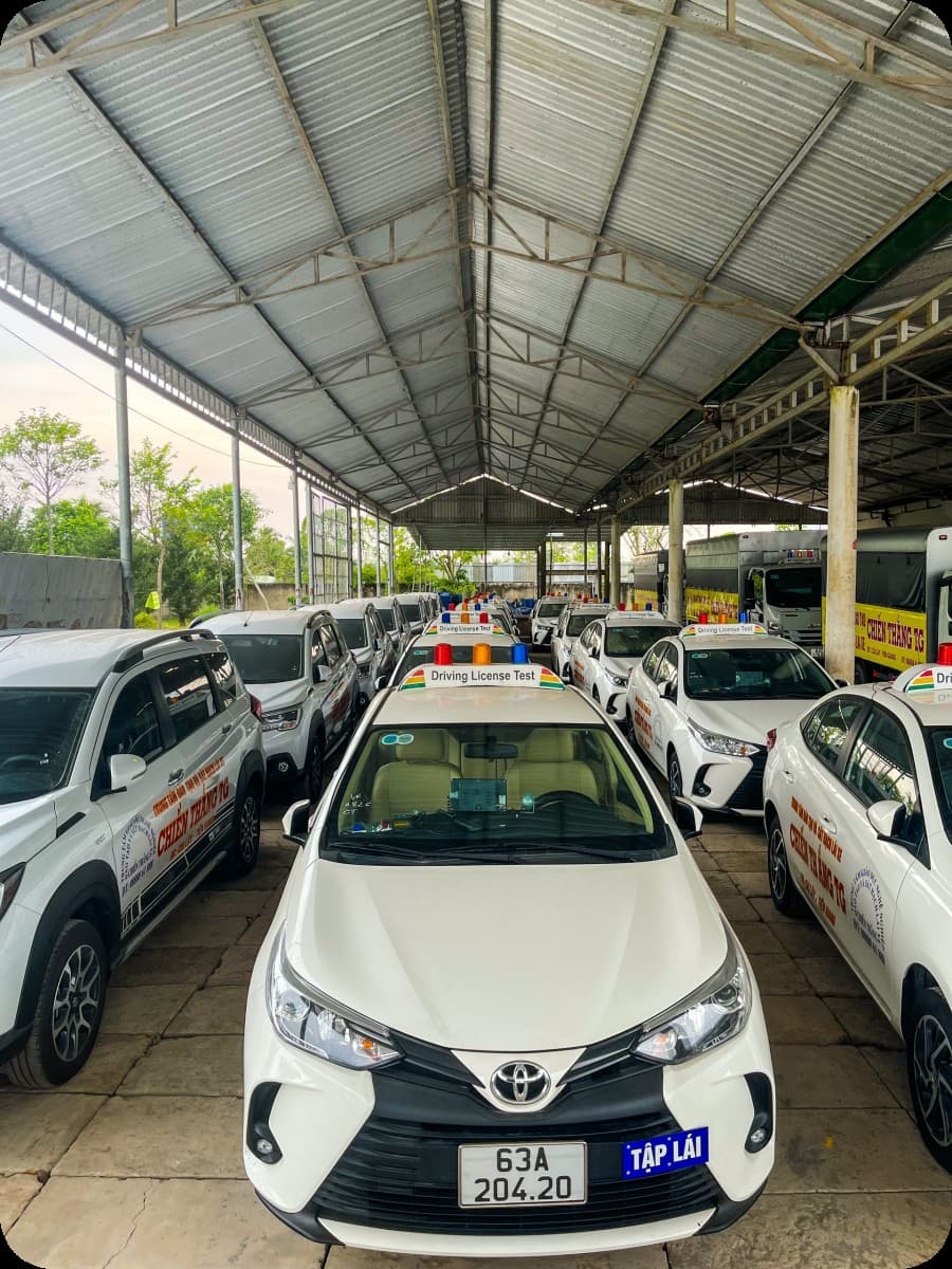 Khóa học Hạng B (Ô tô số sàn)